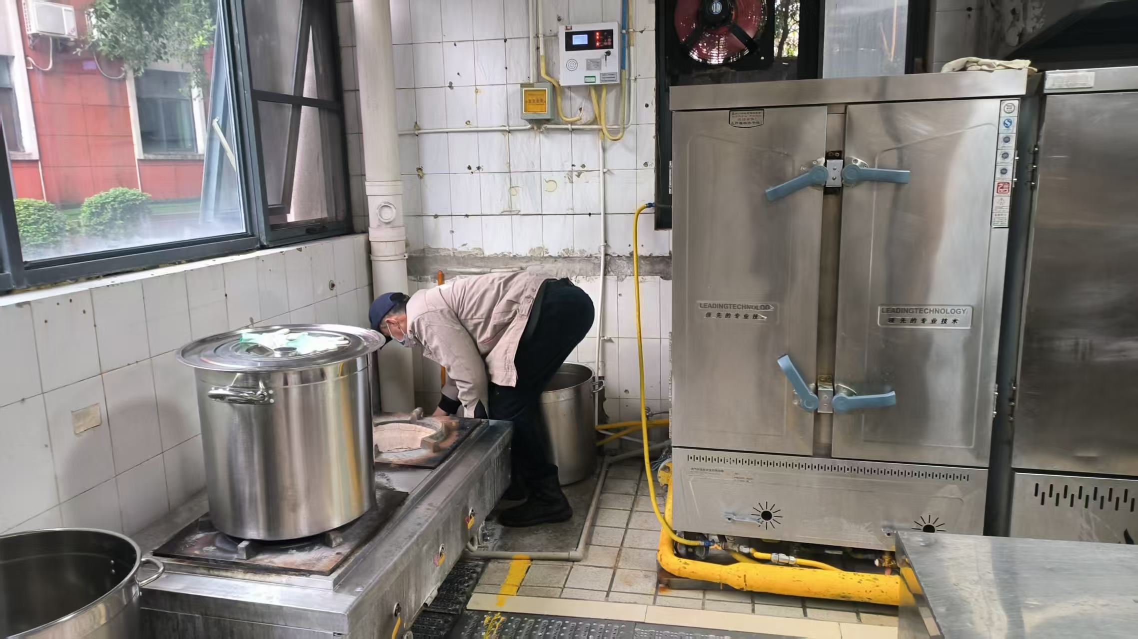 筑牢健康防線、守護平安校園 --開學季病媒生物防制工作